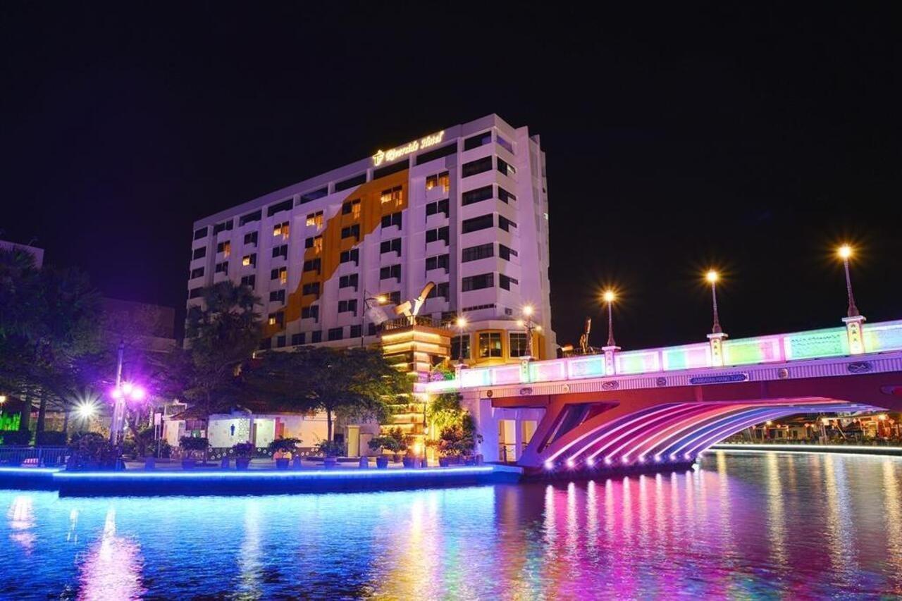 Wana Riverside Hotel Malacca Ngoại thất bức ảnh